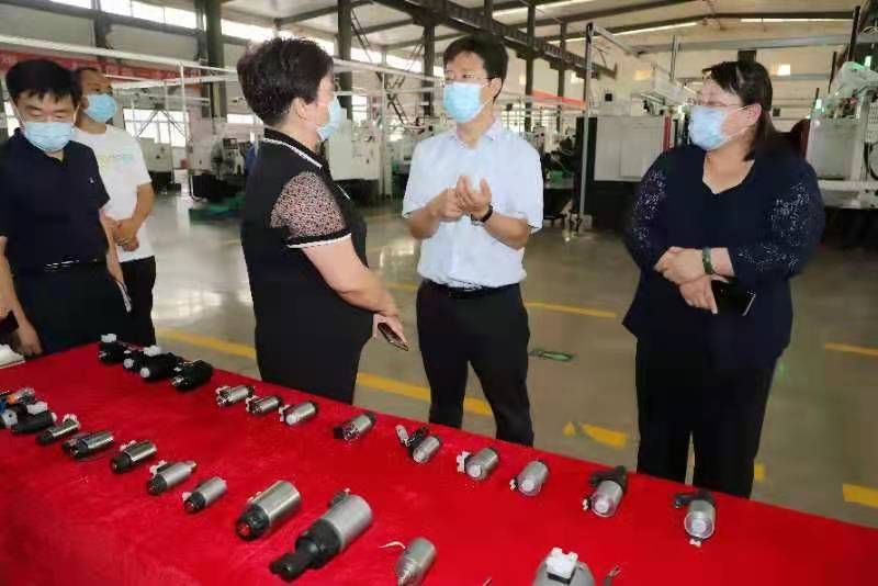 日逼逼比比安阳市市长高永一行莅临我公司参观调研